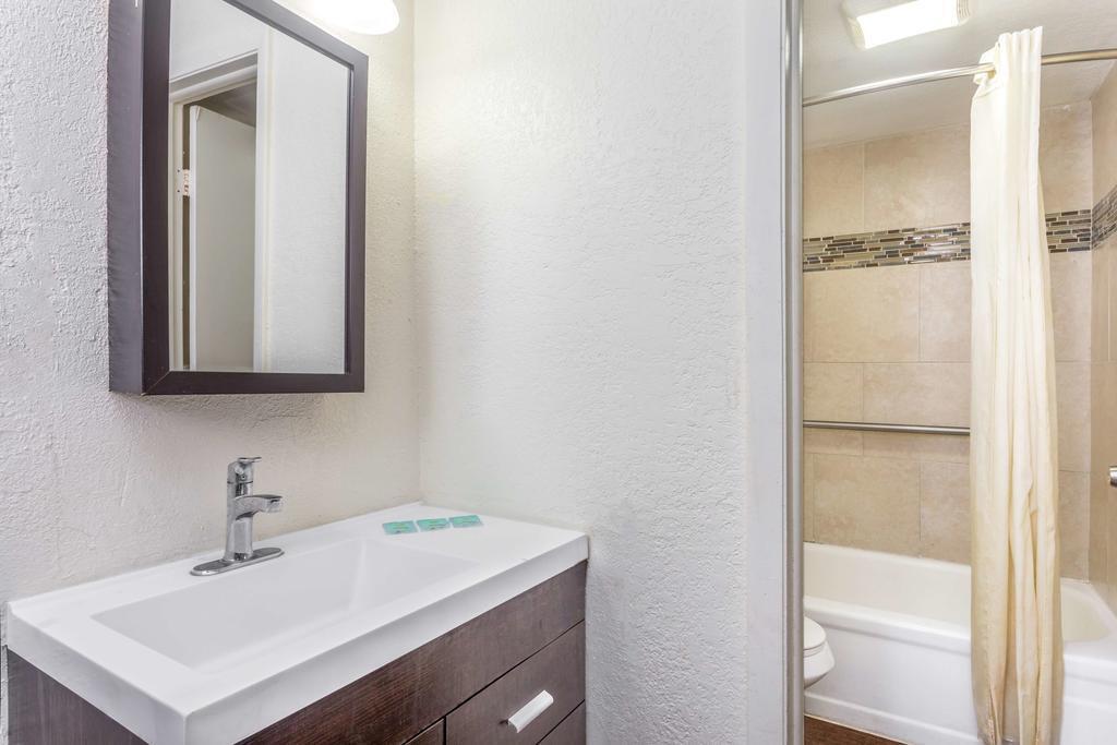 Econo Lodge Inn & Suites フロリダシティ エクステリア 写真